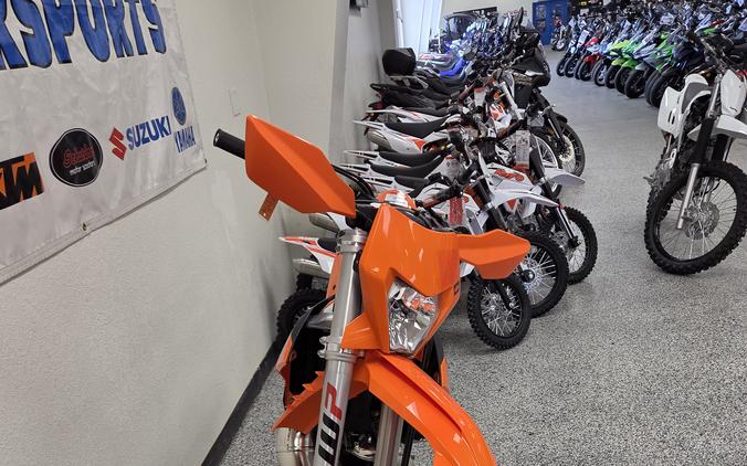 2027 KTM 250 XC W - KT8681
