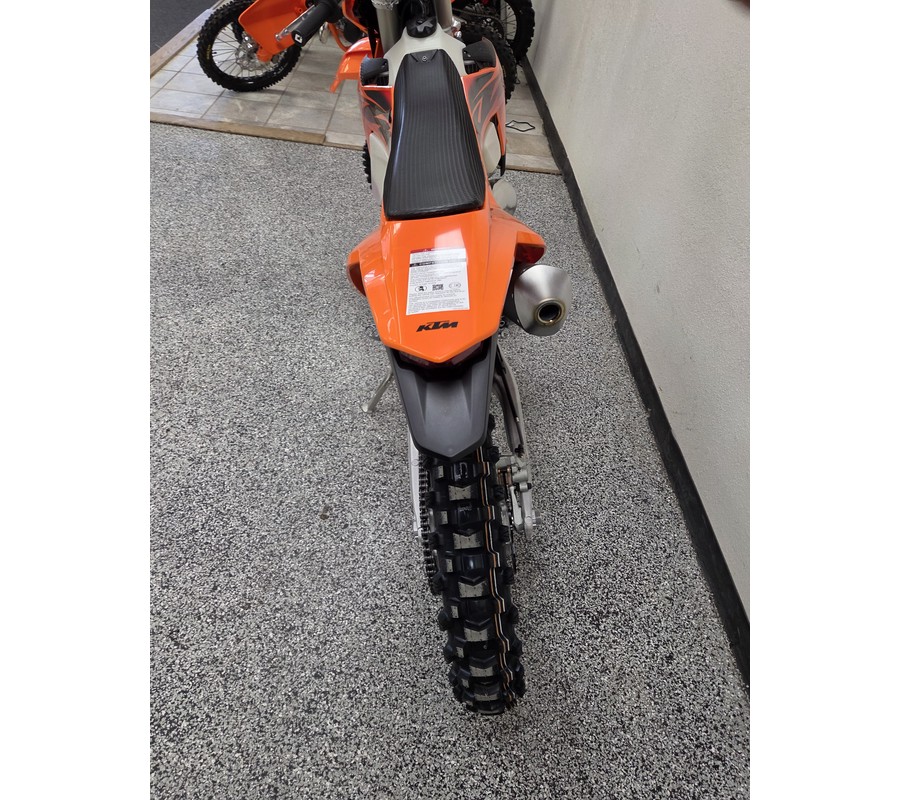 2027 KTM 250 XC W - KT8681