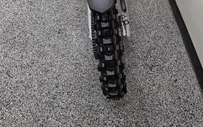 2027 KTM 250 XC W - KT8681