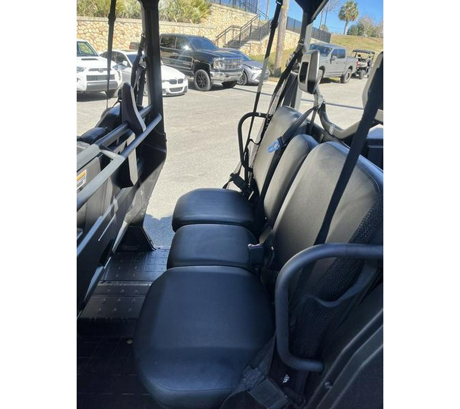 2025 Can-Am® Defender MAX HD9