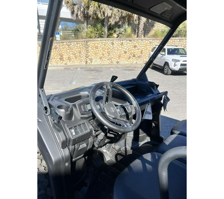 2025 Can-Am® Defender MAX HD9