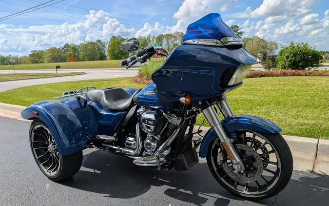 2023 Harley-Davidson® Road Glide® 3 Bright Billiard Blue