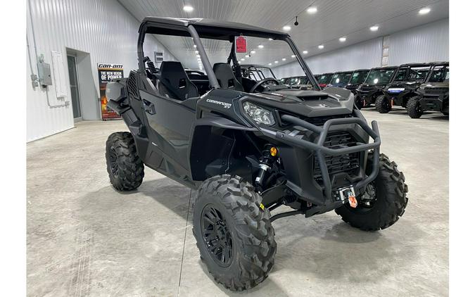 2023 Can-Am SSV COM XT 64 1000R BK 23