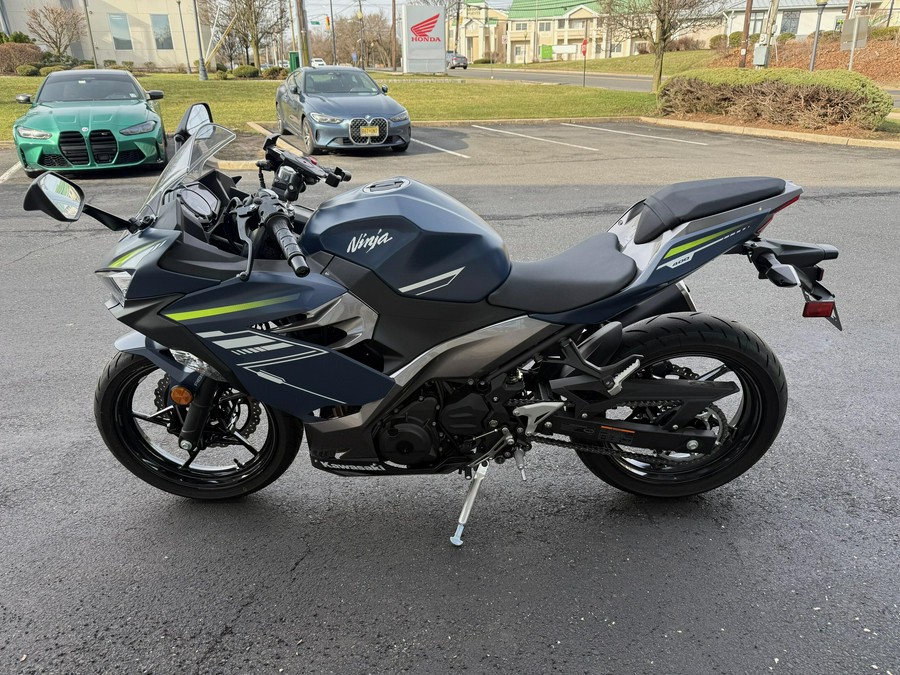 2022 Kawasaki Ninja 400 ABS