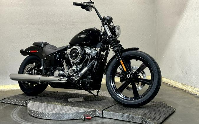 2026 Harley-Davidson® Street Bob® VIVID BLACK