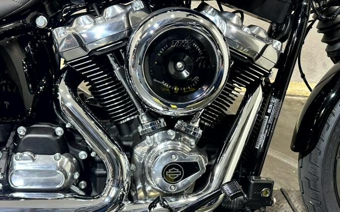 2026 Harley-Davidson® Street Bob® VIVID BLACK