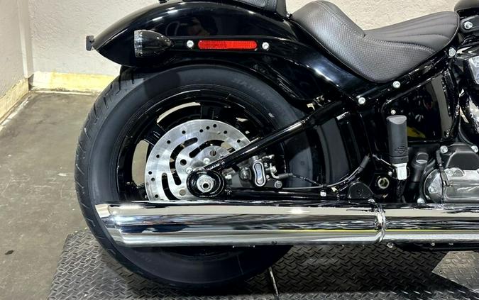 2026 Harley-Davidson® Street Bob® VIVID BLACK