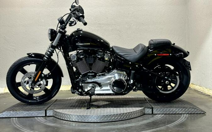 2026 Harley-Davidson® Street Bob® VIVID BLACK