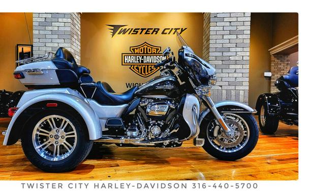USED 2018 Harley-Davidson Tri Glide Ultra, FLHTCUTG