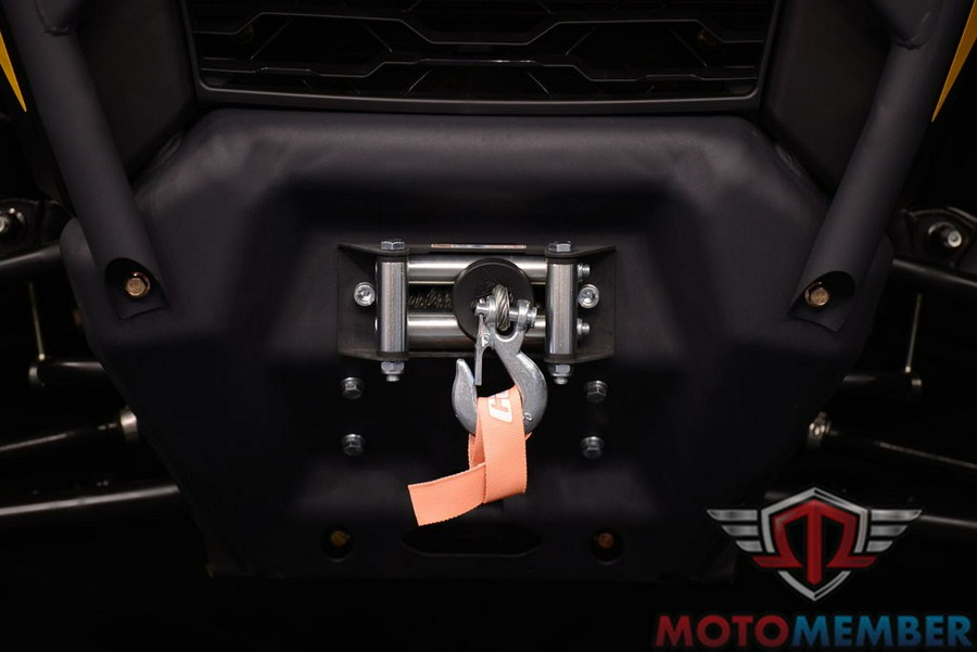 2025 Can-Am Defender DPS CAB HD9