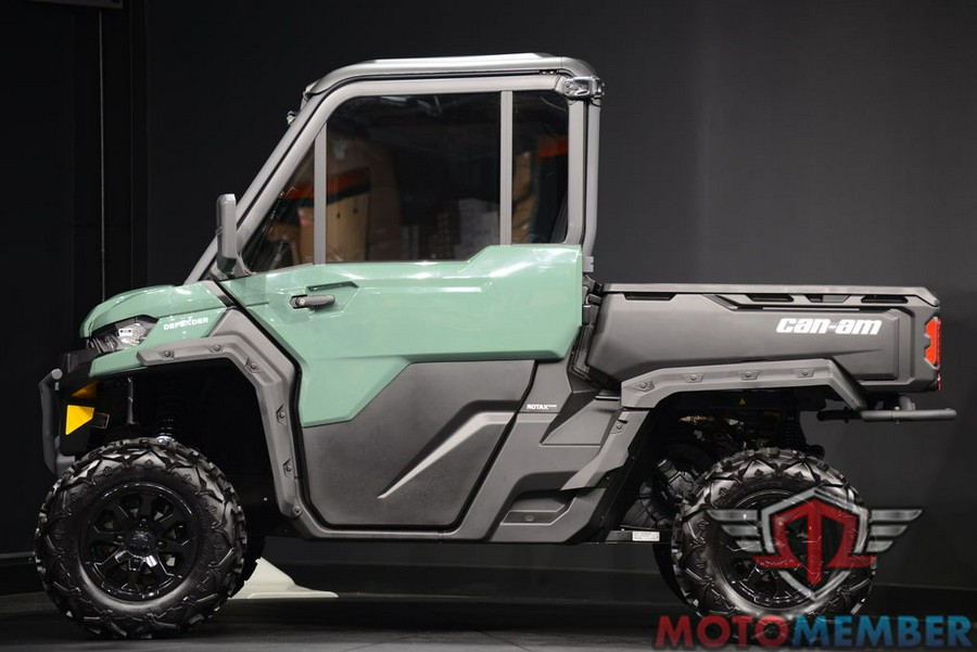 2025 Can-Am Defender DPS CAB HD9
