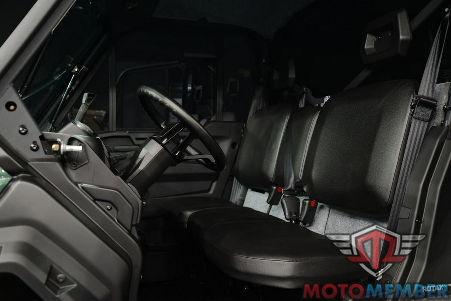 2025 Can-Am Defender DPS CAB HD9