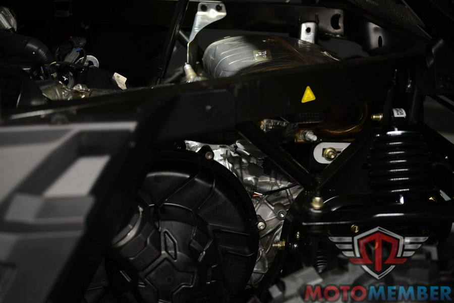 2025 Can-Am Defender DPS CAB HD9