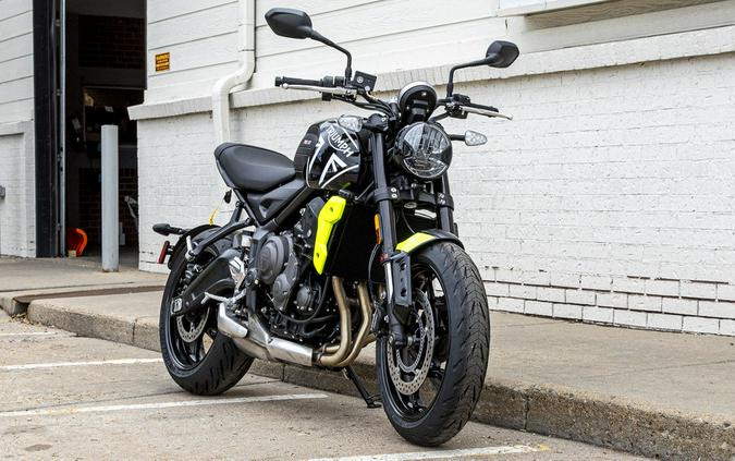 2024 Triumph Trident 660 Jet Black/Triumph Racing Yellow