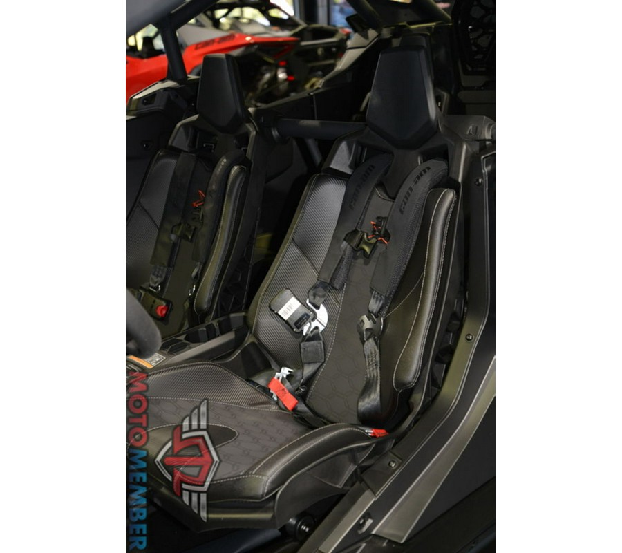 2025 Can-Am Maverick R MAX X rs With SMART-SHOX