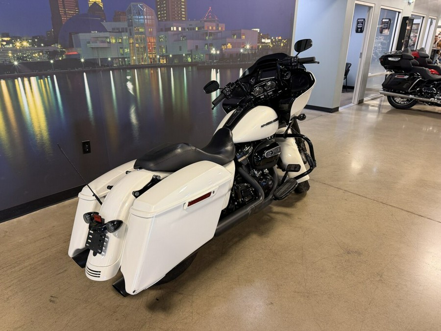 FLTRXS 2018 Road Glide Special