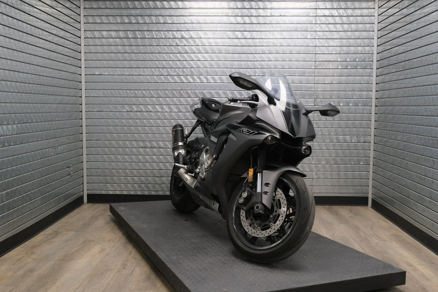 2016 YAMAHA YZF-R1