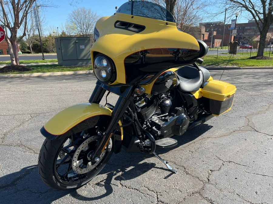 2023 FLHXS Street Glide® Special in Industrial Yellow / Vivid Black