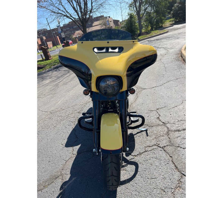 2023 FLHXS Street Glide® Special in Industrial Yellow / Vivid Black