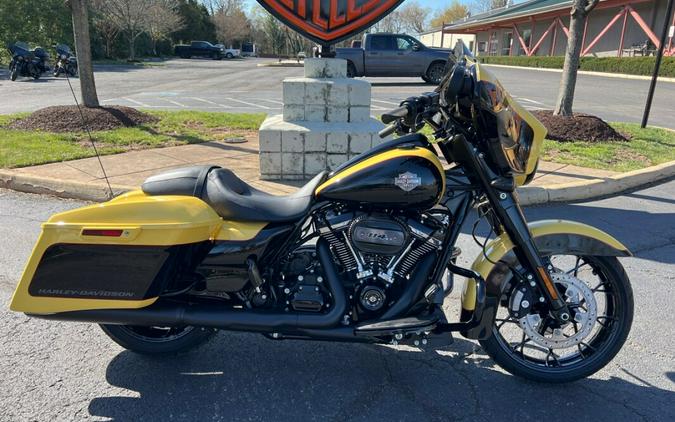 2023 FLHXS Street Glide® Special in Industrial Yellow / Vivid Black