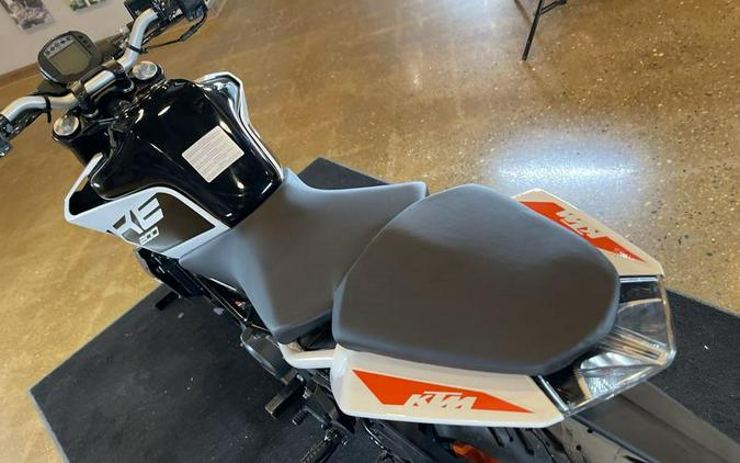 2022 KTM 200 Duke