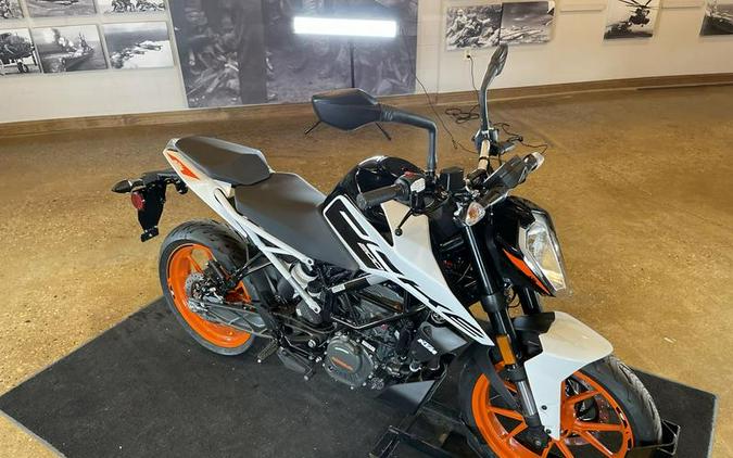 2022 KTM 200 Duke