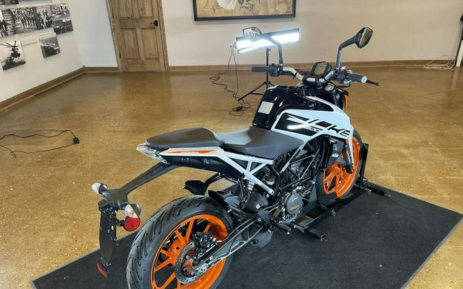 2022 KTM 200 Duke