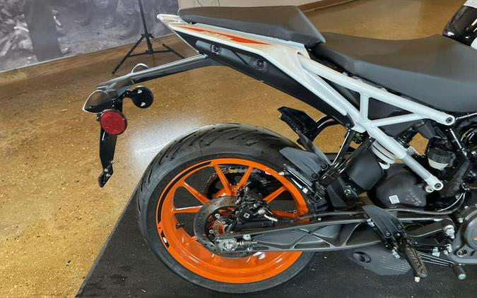 2022 KTM 200 Duke