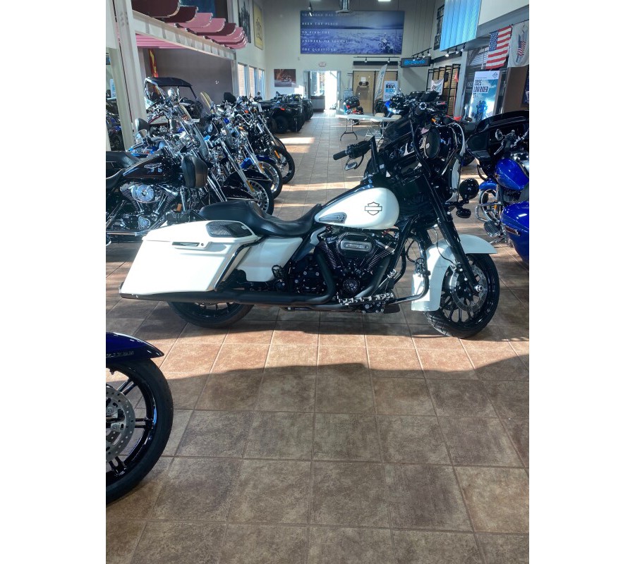 2018 Harley-Davidson® Street Glide® Special