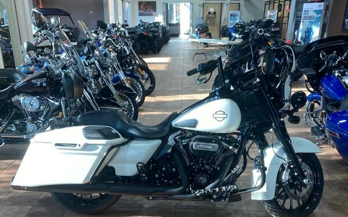 2018 Harley-Davidson® Street Glide® Special