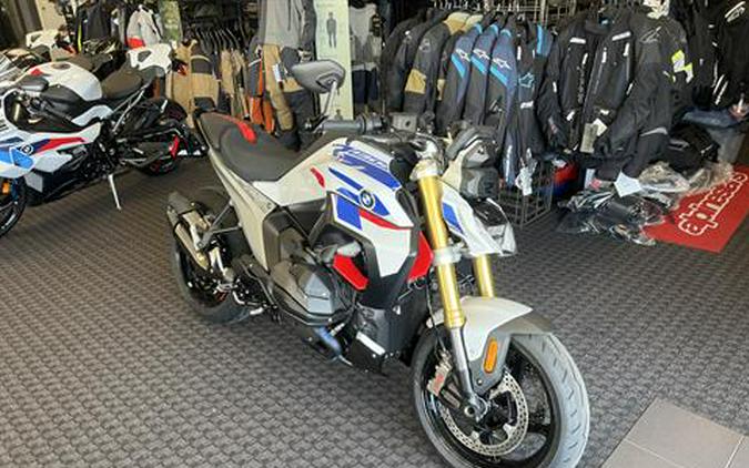 2026 BMW R 1300 R