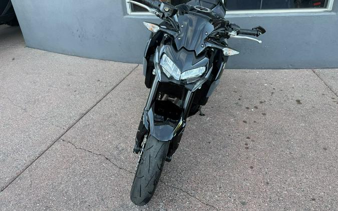 2024 Kawasaki Z900 ABS Metallic Spark Black/Metallic Matte Dark Gray
