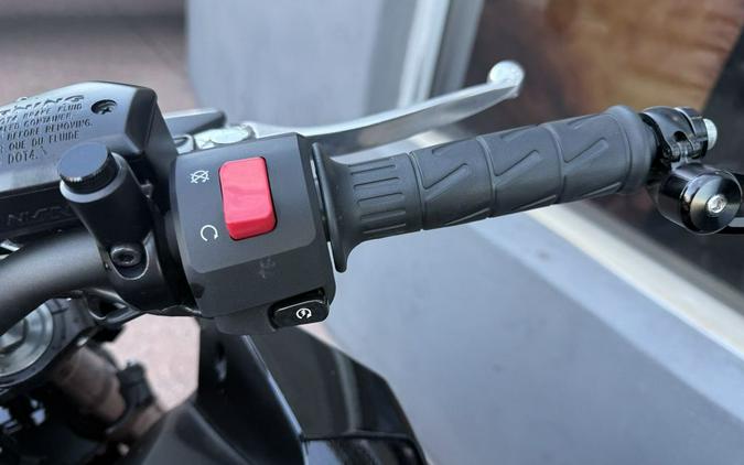 2024 Kawasaki Z900 ABS Metallic Spark Black/Metallic Matte Dark Gray