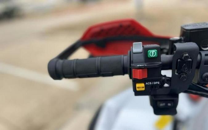 2026 Can-Am Renegade X mr 1000 R Hyper Silver & Legion Red