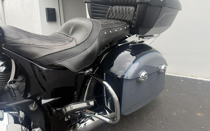 2021 Indian Motorcycle Roadmaster Icon Black Azure Crystal/Stealth Gray Azure Crystal