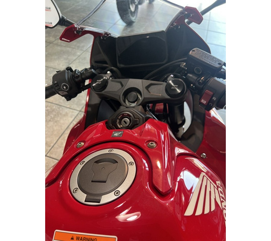 2026 Honda CBR650R E-Clutch