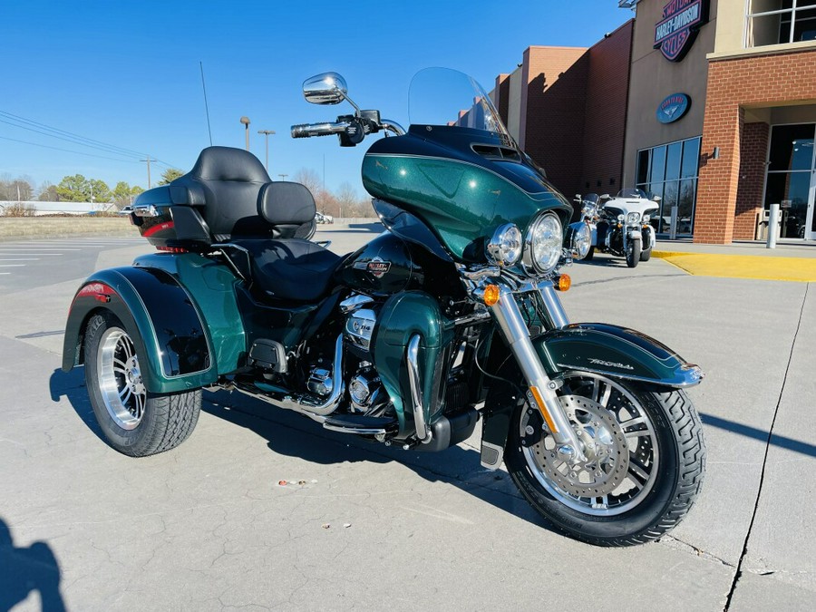 2024 Harley-Davidson Tri Glide Ultra FLHTCUTG