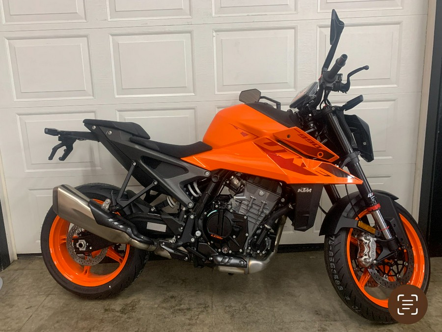 2024 KTM 990 DUKE