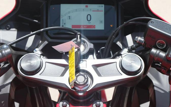 New 2025 HONDA CBR500R