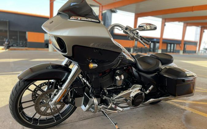 2019 Harley-Davidson CVO Road Glide Lightening Silver & Charred