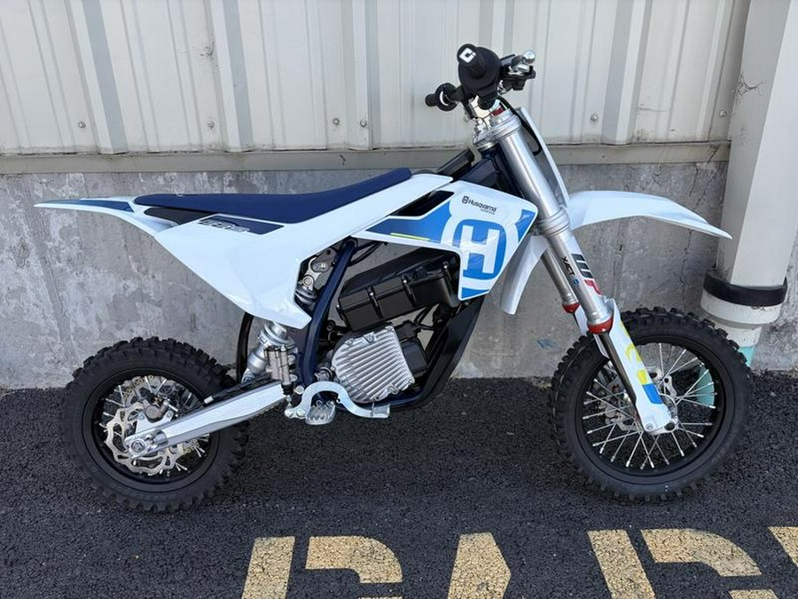 2024 Husqvarna® EE 5