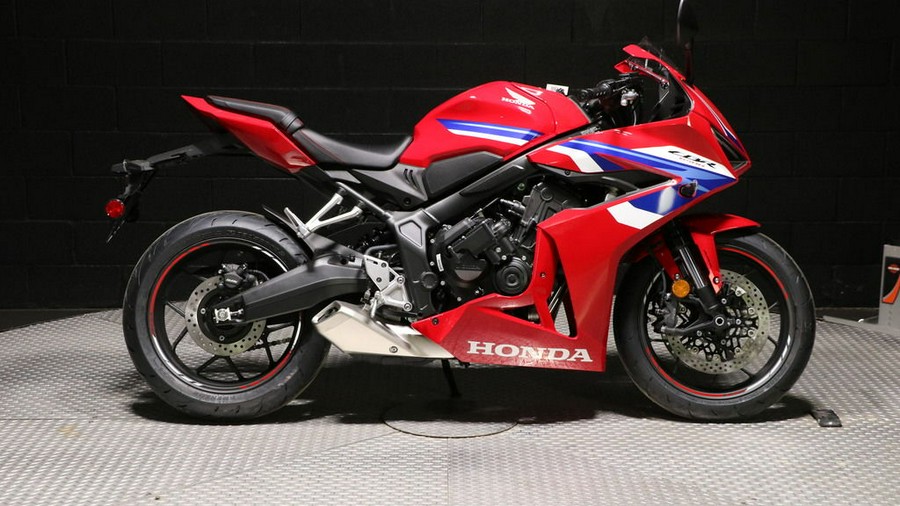 2026 Honda® CBR650R E-Clutch