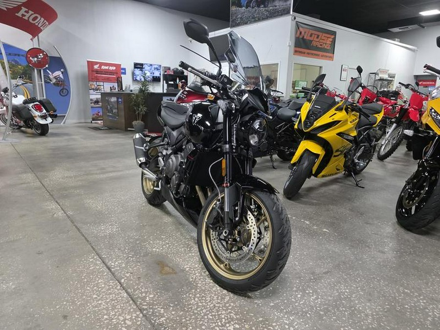 2026 Triumph Trident 800 Jet black