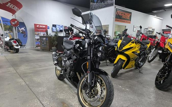 2026 Triumph Trident 800 Jet black