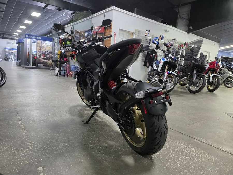 2026 Triumph Trident 800 Jet black