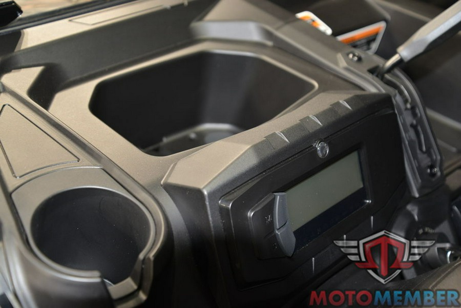 2025 Can-Am Defender DPS HD7