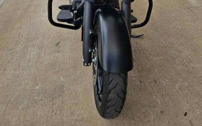 2018 Indian Motorcycle® Chieftain® Dark Horse®