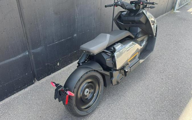 2023 BMW CE 04 Review [Urban Electric Commuter Scooter]