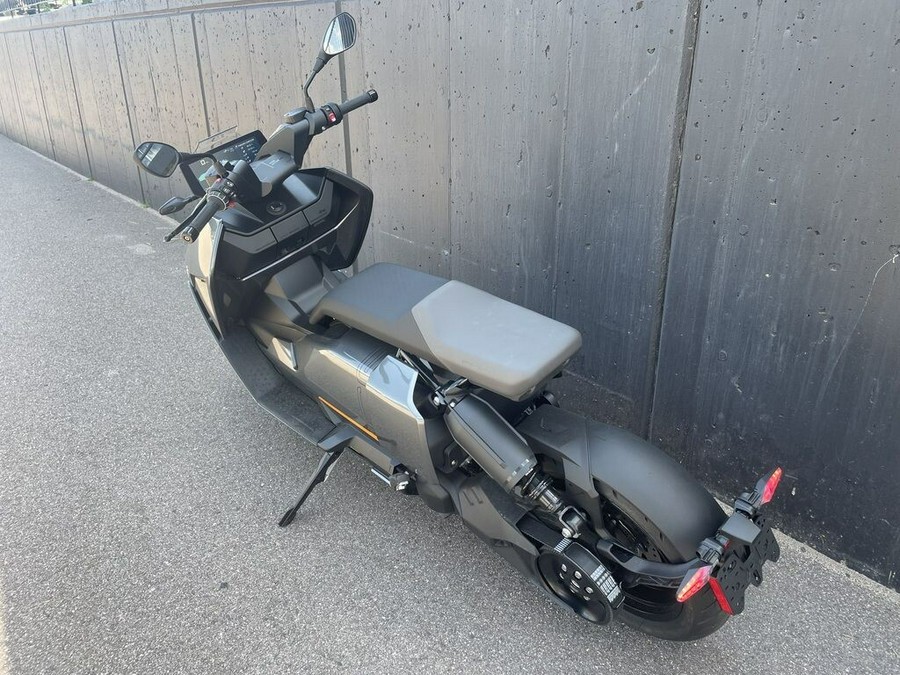 2023 BMW Motorrad CE 04