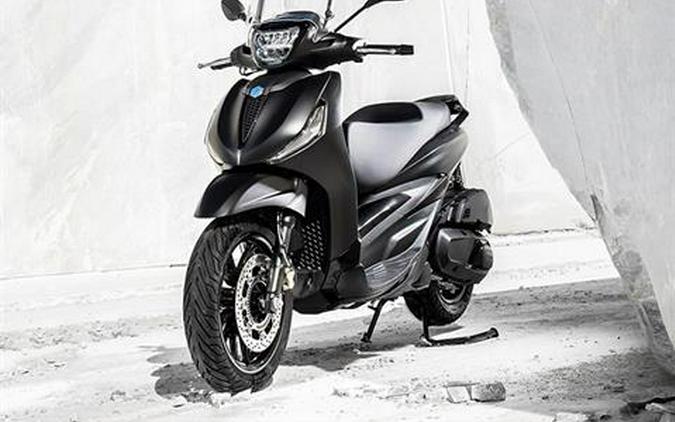 2024 Piaggio BV 400 Deep Black